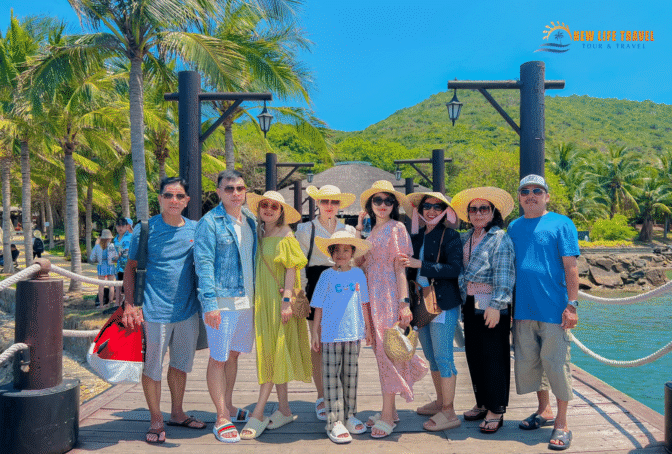 Tour-3-dao-Nha-Trang-Mini-beach-5