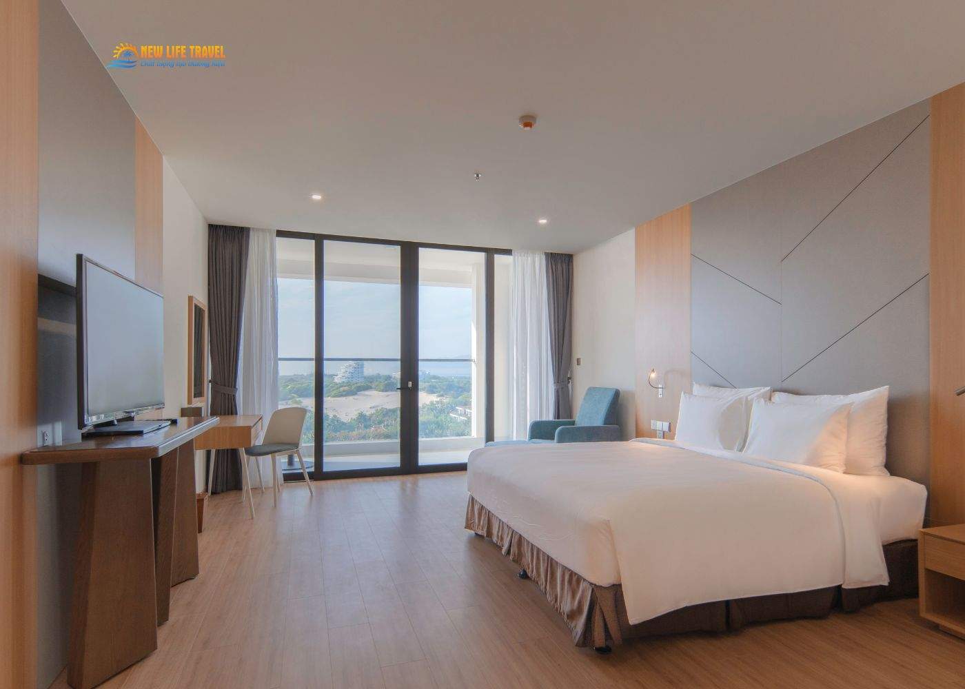 Phòng Deluxe Ocean view - Aquamarine Resort Hotel Cam Ranh