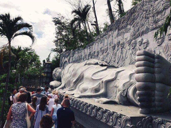 buc-tuong-thich-ca-nhap-niet-ban-tai-chua-long-son-nha-trang