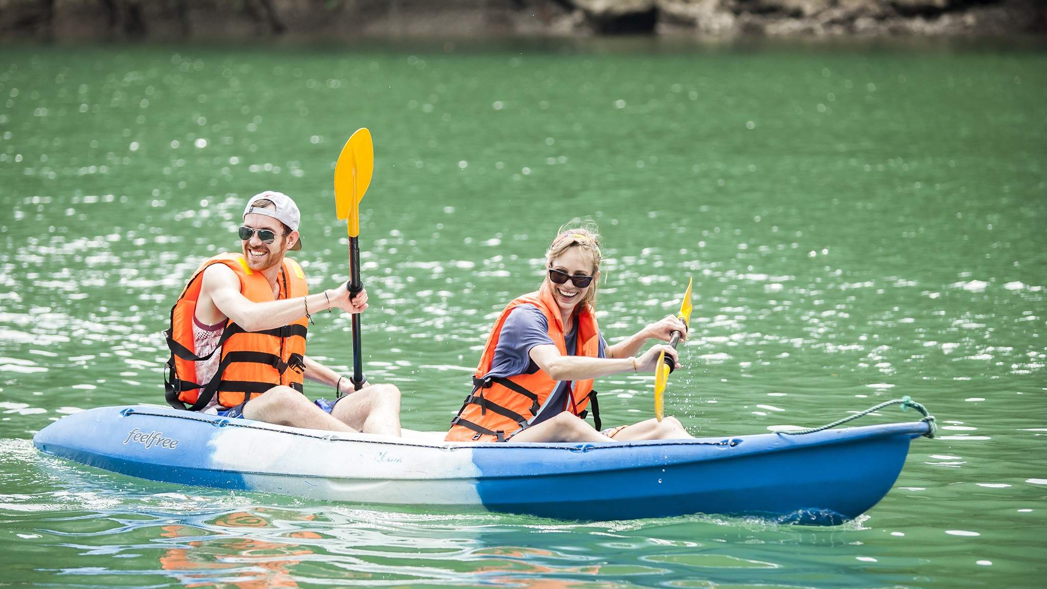 Cheo Thuyen Kayak Vinh Ha Long