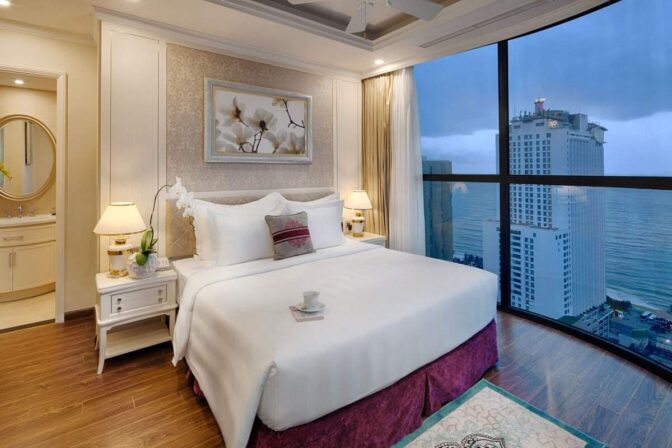 phong-senior-suite-giuong-doi-melia-vinpearl-empire-nha-trang