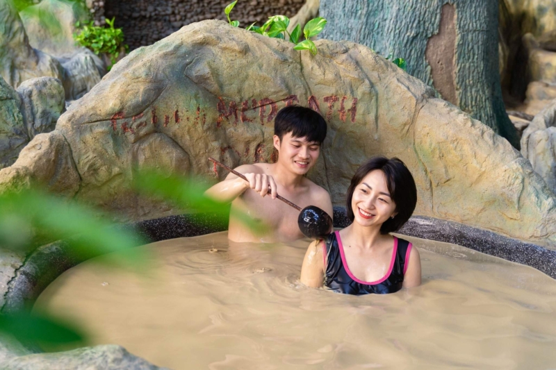 Tắm bùn thư giãn tại Nha Trang