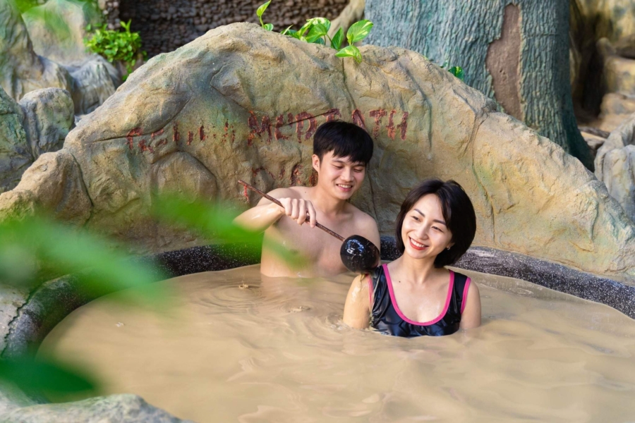 Tắm bùn thư giãn tại Nha Trang