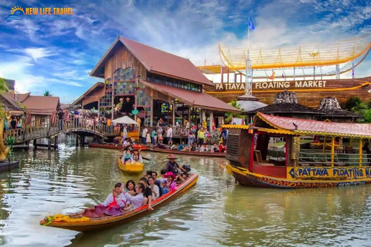 Chợ nổi trên thuyền Pattaya một trải nghiệm mới lạ