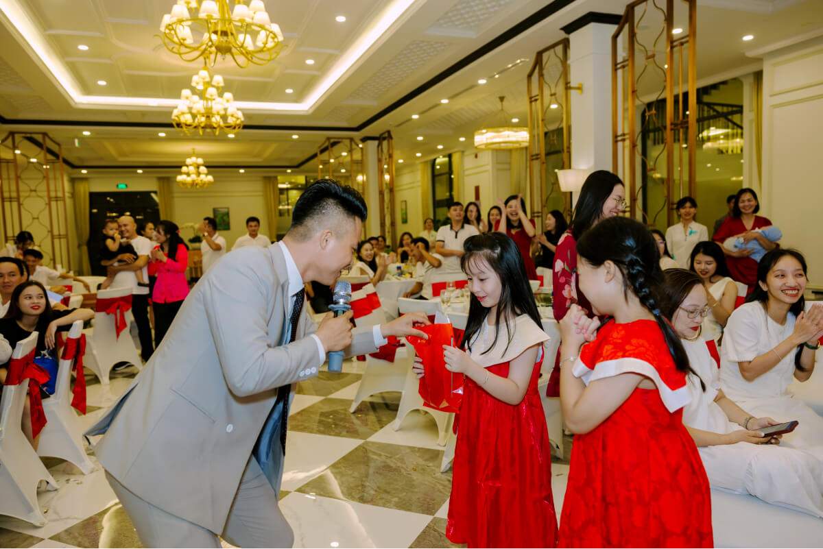 MC dẫn chương trình Gala Dinner chuyên nghiệp