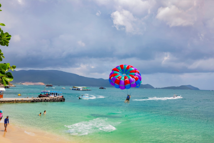 Trải nghiệm kéo dù bay tại Nha Trang