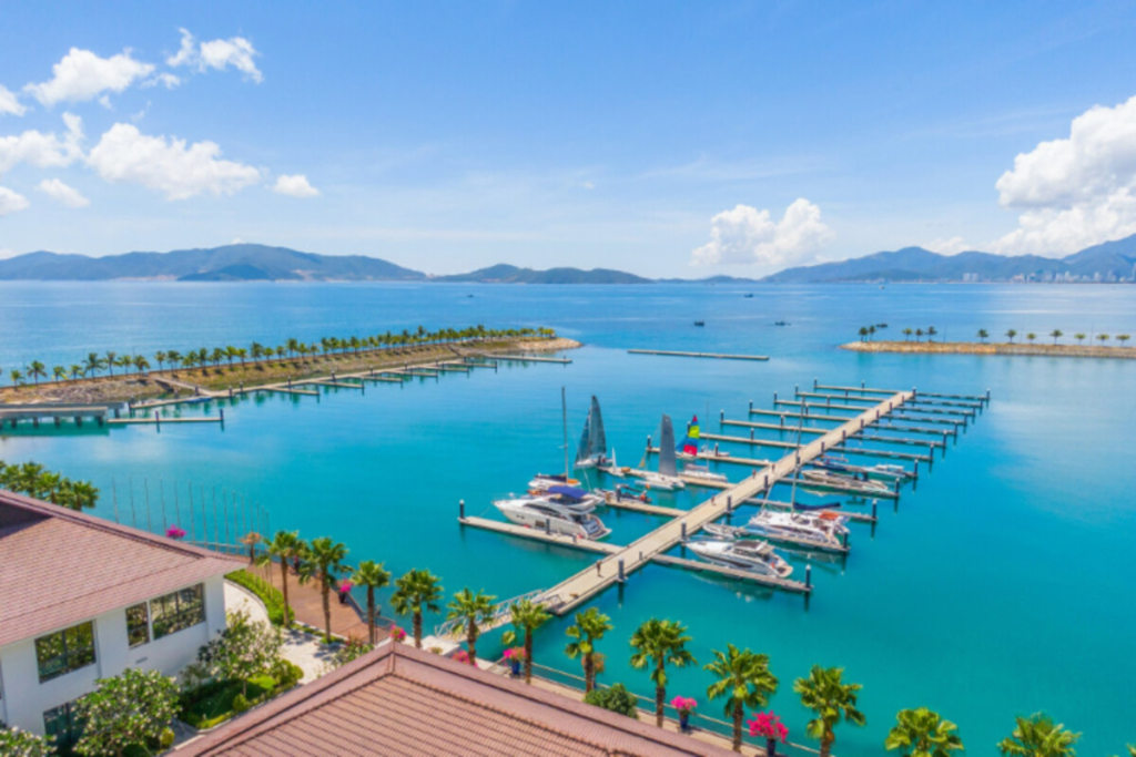 ben-du-thuyen-marina-nha-trang