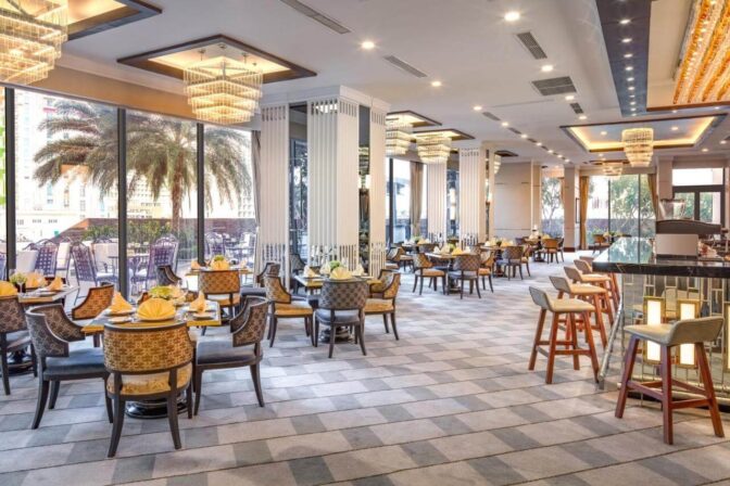 Nhà hàng phục vụ buffet sáng tại Vinpearl Melia Nha Trang