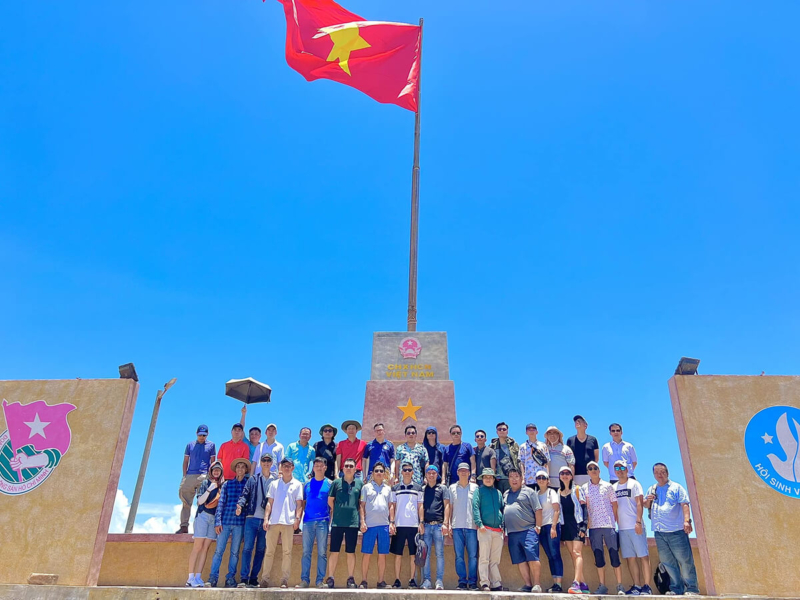 Cột mốc chủ quyền tại Phú Quý