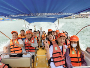 doan-khach-trung-quoc-tham-quan-tour-dao-nha-trang