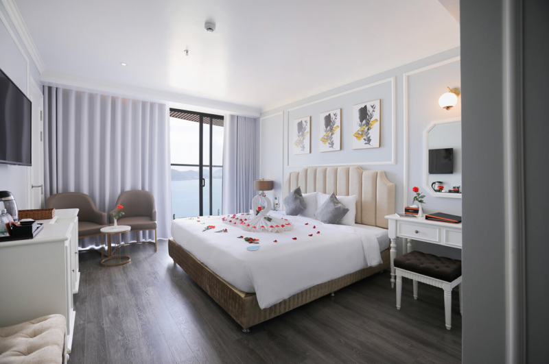 hang-phong-deluxe-ocean-view-la-vague-hotel-nha-trang