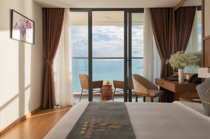 hang-phong-preimier-deluxe-sea-view-grand-gosia-hotel-nha-trang