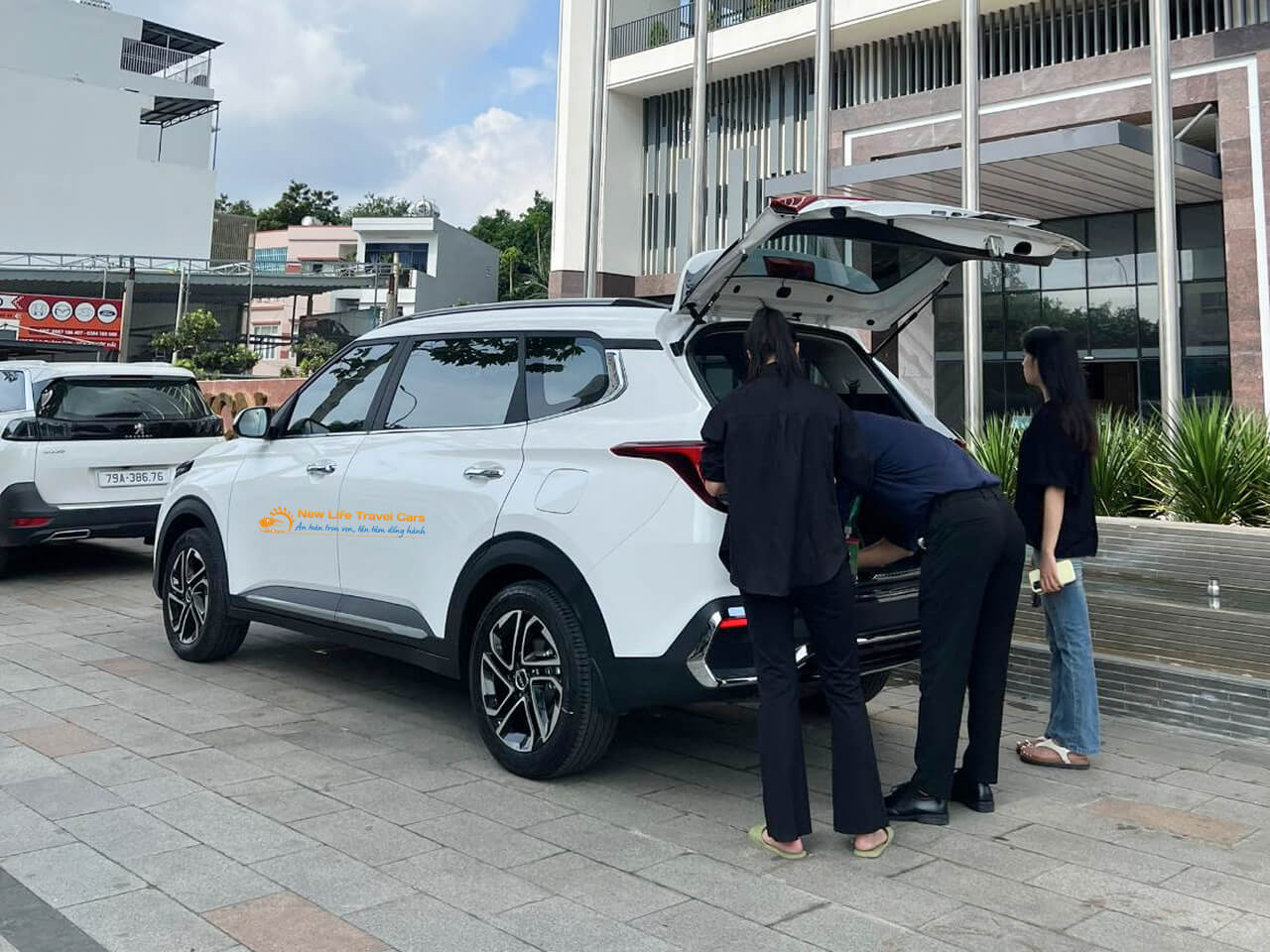 New Life Travel Cars - Dịch vụ cho thuê xe 7 chỗ đưa đón khách du lịch New Life Travel Cars - Dịch vụ cho thuê xe 7 chỗ đưa đón khách du lịch