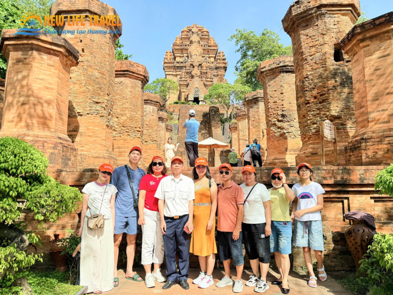 du-lich-nha-trang-da-lat-5n4d-thap-ba-ponagar