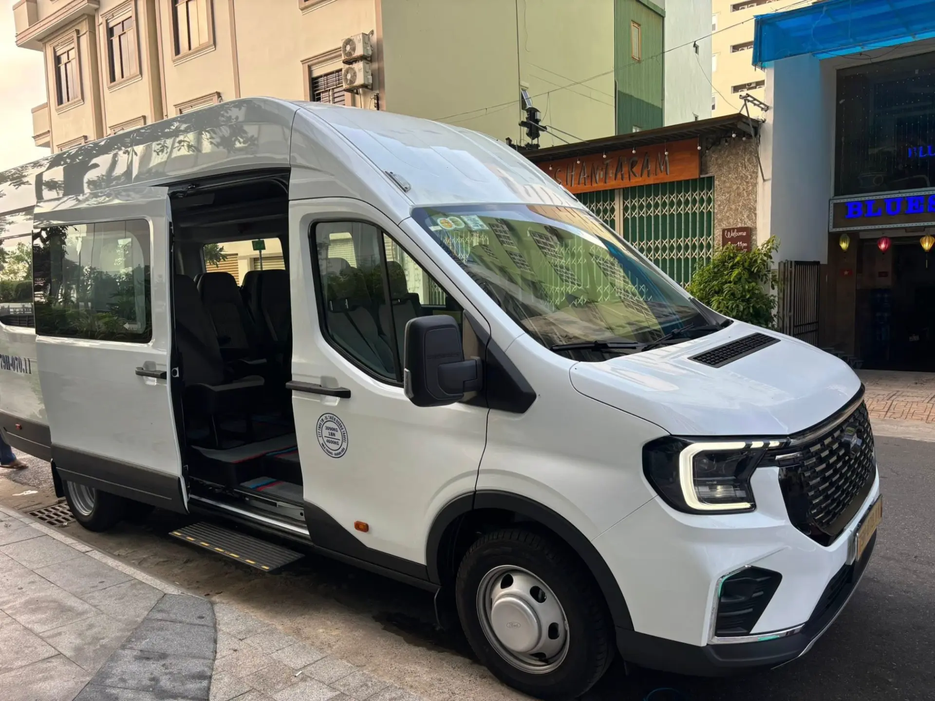 Thuê xe 16 chỗ Nha Trang đi Quy Nhơn