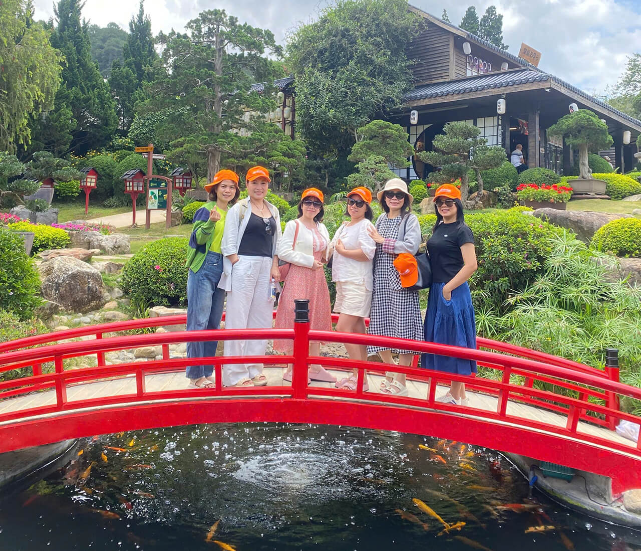 Du khách chụp ảnh check in tại Hoàng Long Ohayo Đà Lạt Du khách chụp ảnh check in tại Hoàng Long Ohayo Đà Lạt
