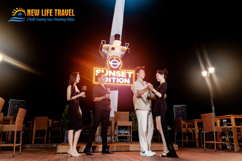 emperor-cruises-dinner-nha-trang-sunset