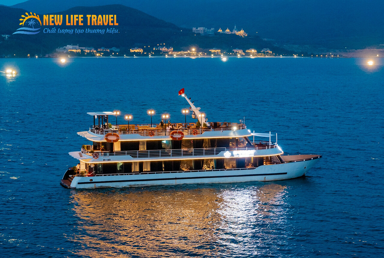 Tour du thuyền Emperor Nha Trang 5 sao ngắm hoàng hôn ăn tối