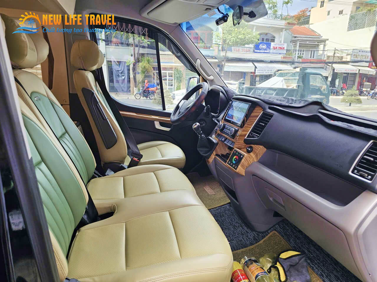 Dịch vụ cho thuê xe Limousine 9 chỗ Nha Trang - New Life Travel