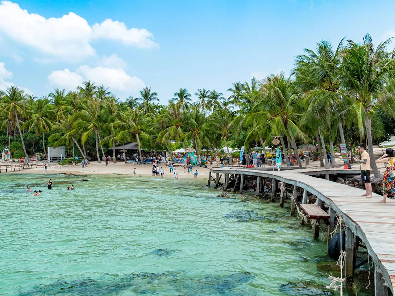 Bãi biển tại Hòn Mây Rút Trong Phú Quốc