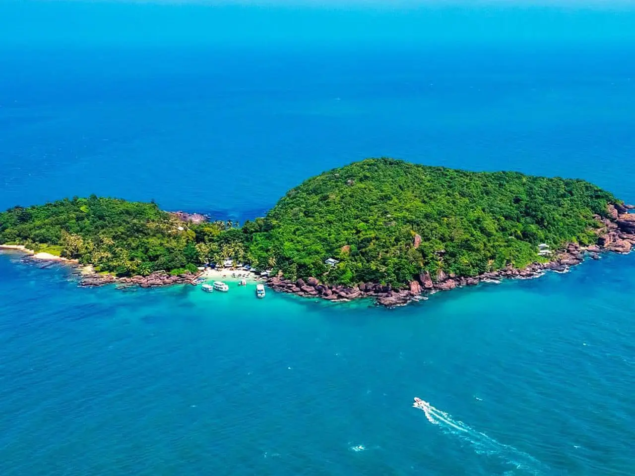 Hòn Xưởng Phú Quốc - Điểm lặn ngắm san hô trong tour 3 đảo Phú Quốc cáp treo Hòn Thơm