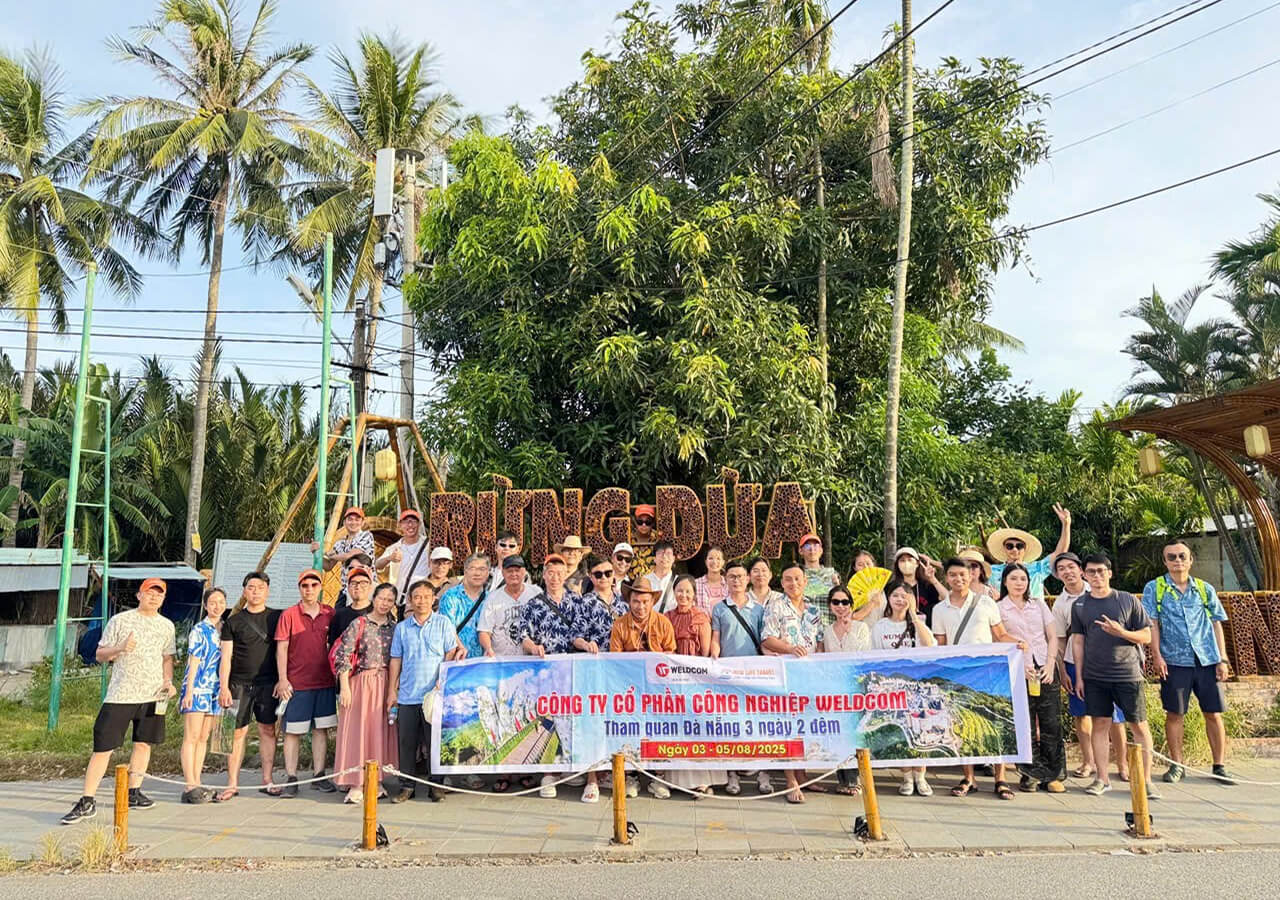Du khách check in Rừng Dừa Bảy Mẫu Hội An