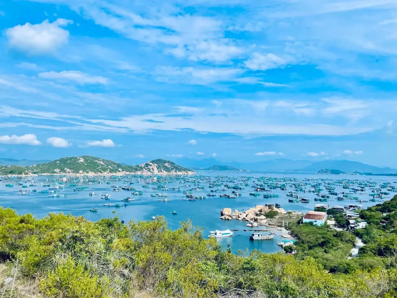 Cảnh bỉển tại đảo Bình Ba