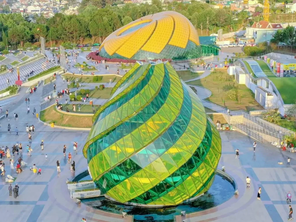 quang-truong-lam-vien-da-lat