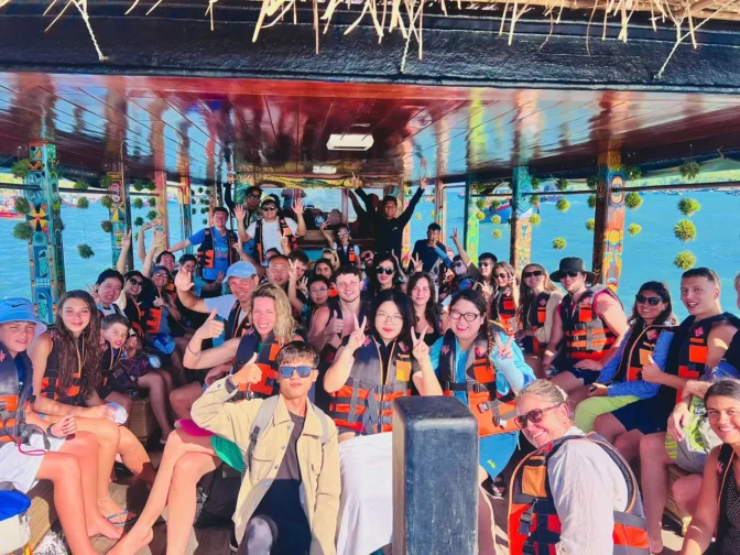 tour-ocean-camp-nha-trang-di-chuyen