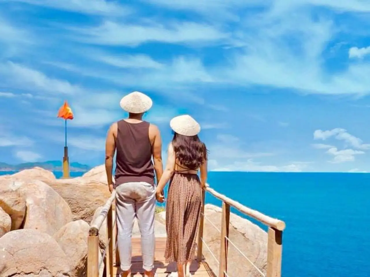 Hình ảnh du khách check in tại đảo Bình Hưng
