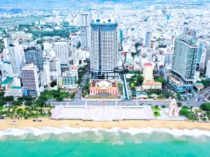 quang-truong-2-4-nha-trang