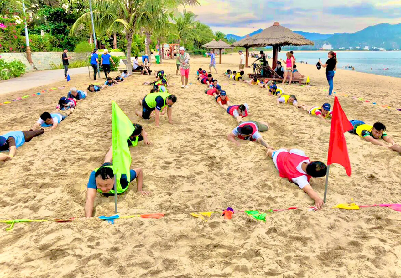 Teambuilding bãi biển - Tour Phan Rang Vĩnh Hy Teambuilding bãi biển - Tour Phan Rang Vĩnh Hy