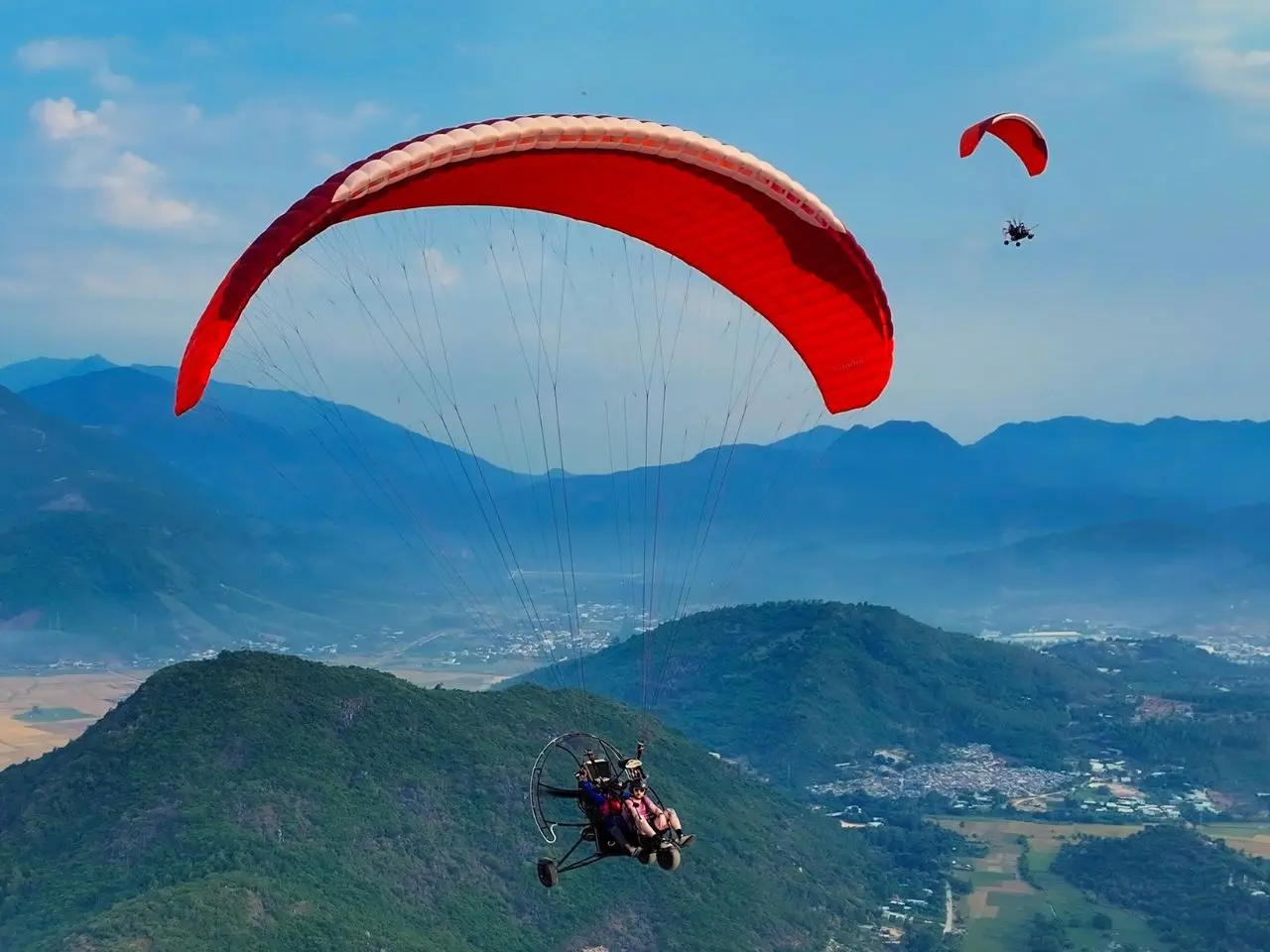 Dù lượn Nha Trang có động co trò chơi hấp dẫn nơi đây 