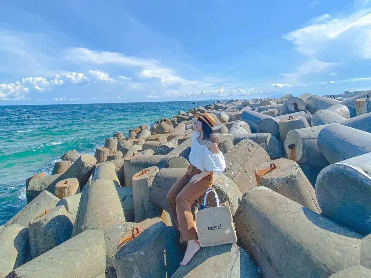 Bãi đá Ông Địa Mũi Né - Phan Thiết