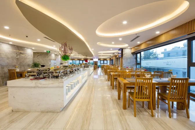 quay-phuc-vu-buffet-sang-khach-san-xavia-nha-trang