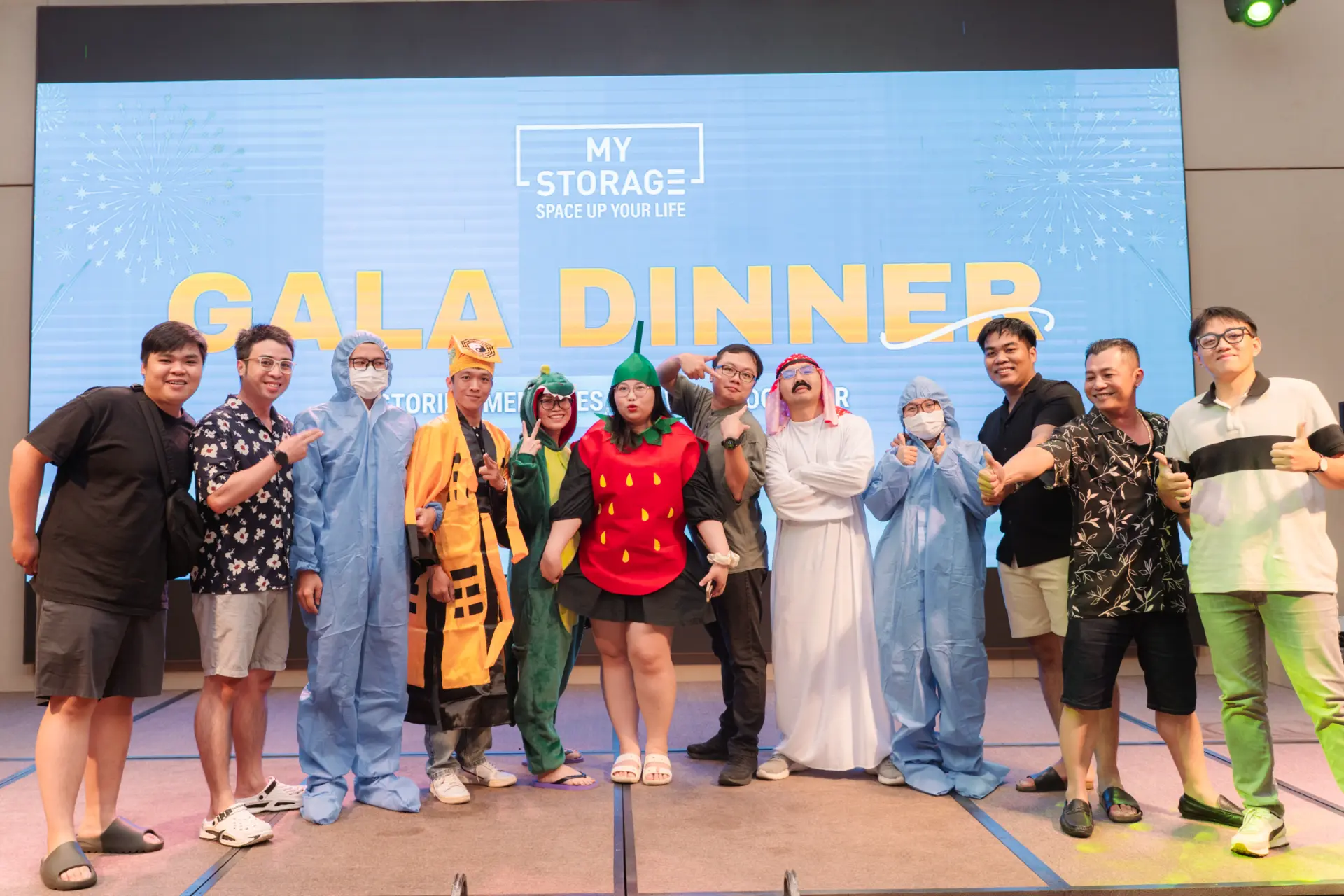 Màn hóa trang vui nhộn trong đêm Gala Dinner tại Hồ Tràm 3 ngày 2 đêm