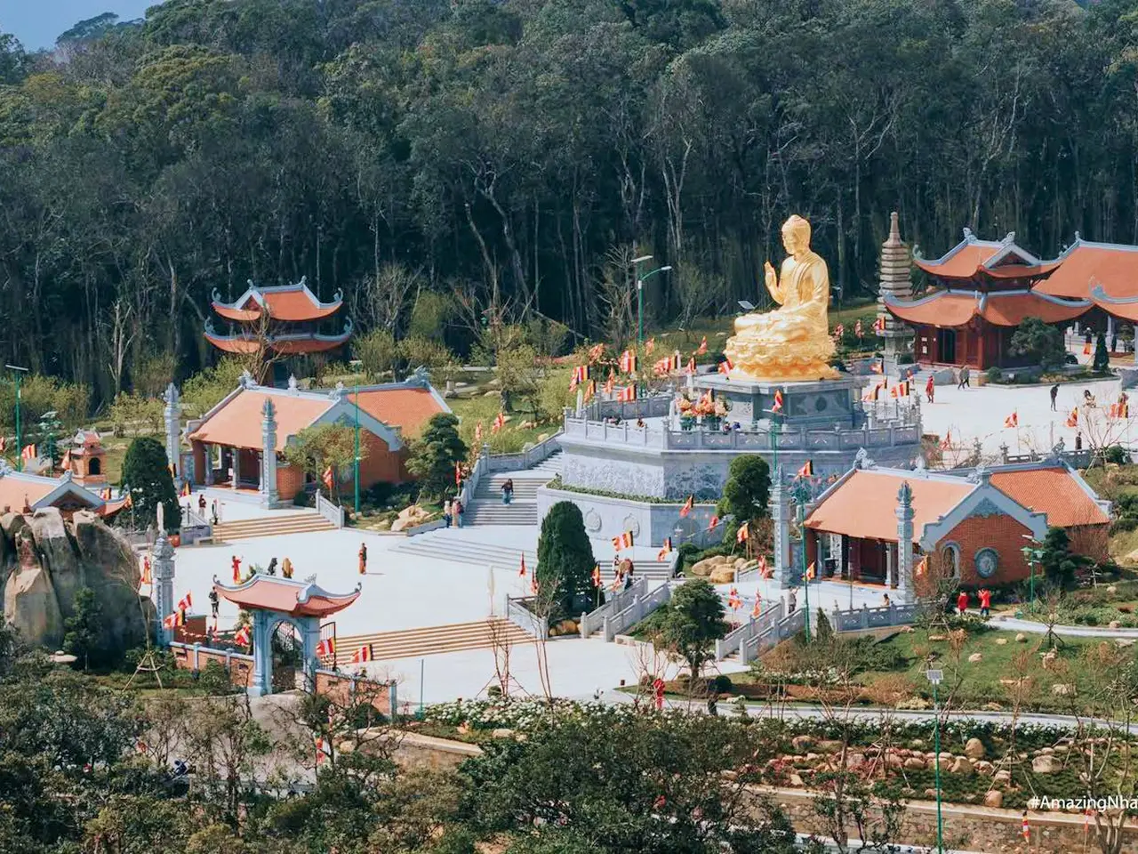 Góc nhìn tổng quan Chùa Trúc Lâm Hòn Bà với nhiều địa điểm check in 