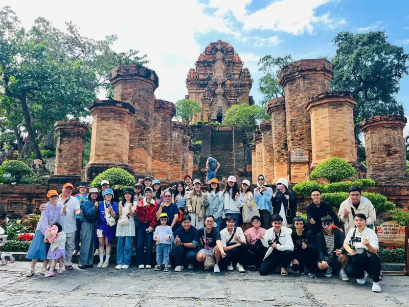 tham-quan-thap-ba-ponagar-nha-trang