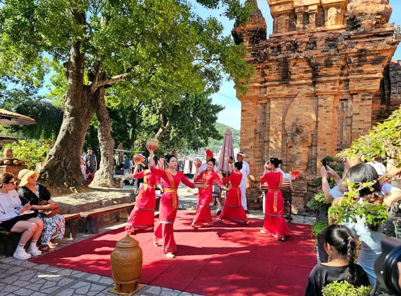 thap-ba-ponagar-nha-trang-dip-tet-nguyen-dan