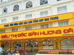 sieu-thi-dac-san-Huong-Da (3)