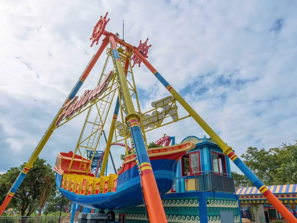 tro-choi-chuyen-tau-soi-dong-vinwonders-nha-trang