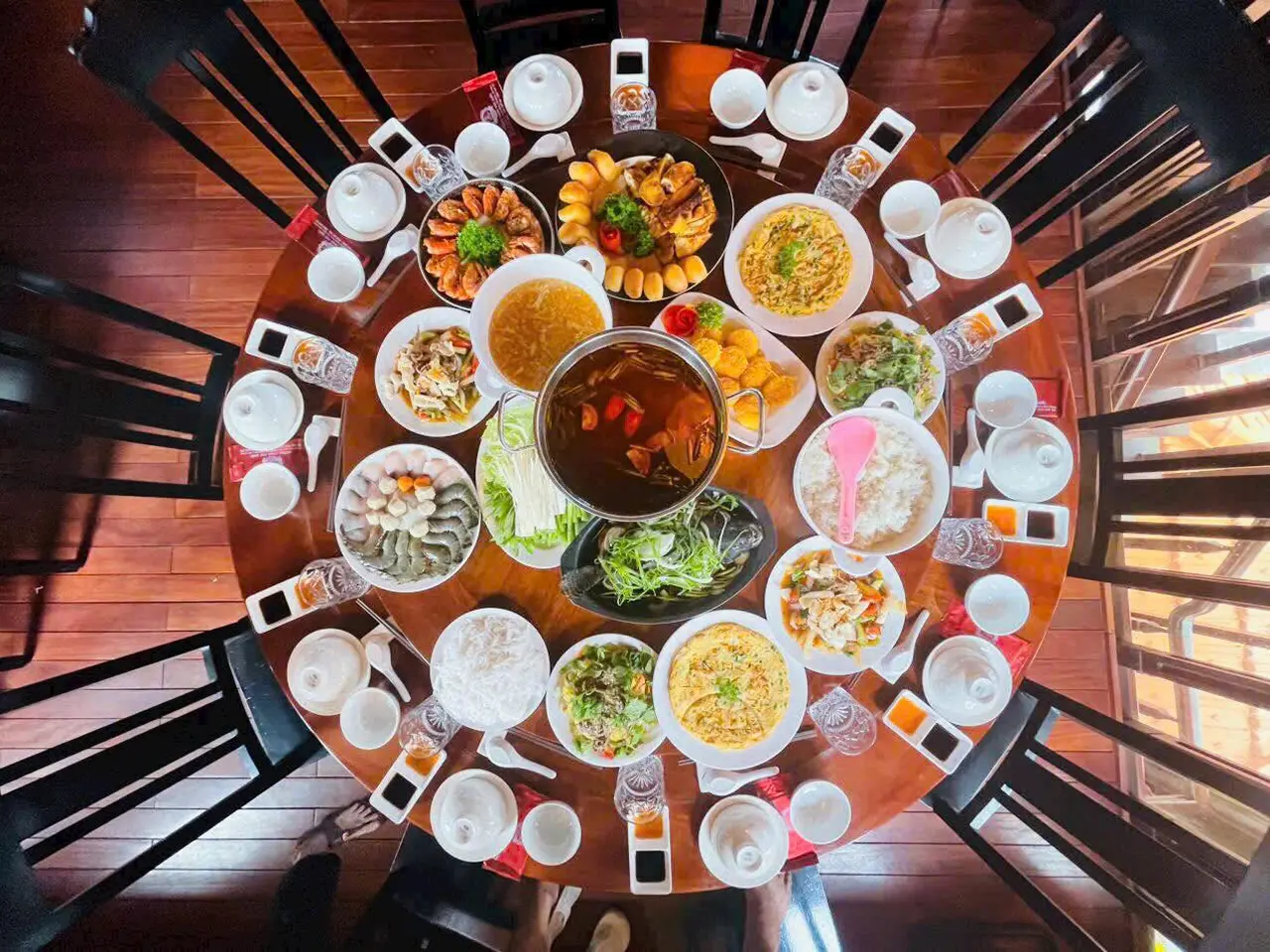 Thực đơn cơm trưa tour Phú Quốc (Hình ảnh minh họa) Thực đơn cơm trưa tour Phú Quốc (Hình ảnh minh họa)