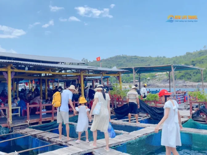 an-trua-lang-chai-be-noi-nha-trang