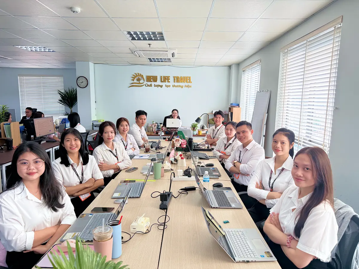 doi-ngu-nha-su-new-life-travel-1