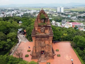 toan-canh-thap-nhan-Phu-Yen