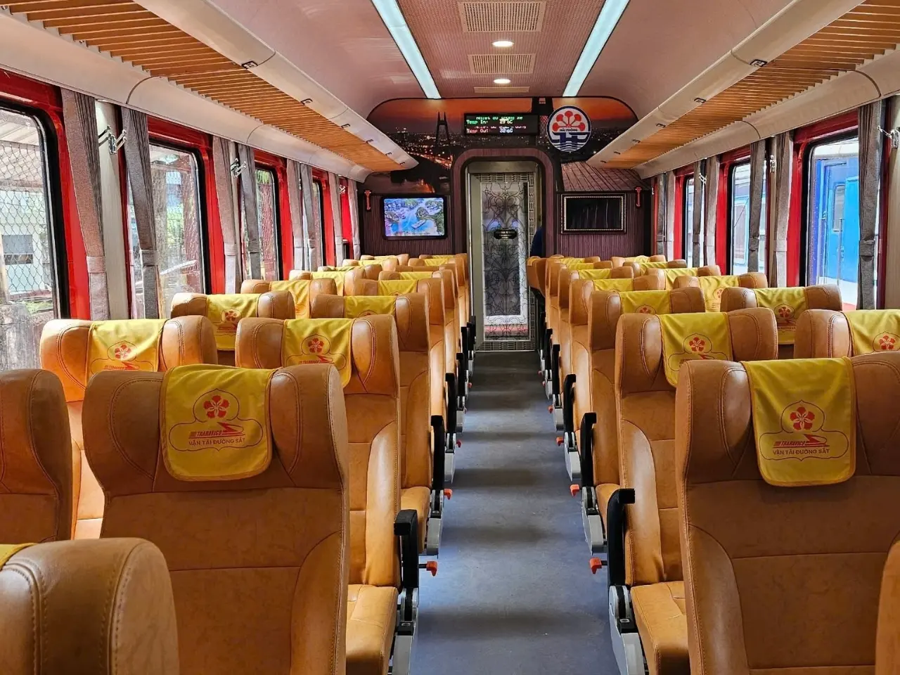 Không gian trong toa tàu giờ chạy Nha Trang - Hà Nội Không gian trong toa tàu giờ chạy Nha Trang - Hà Nội