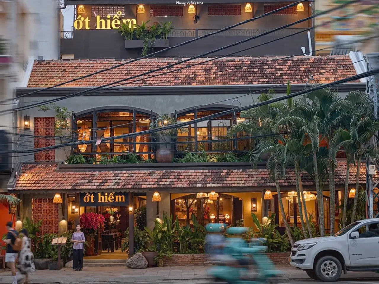 Nhà hàng Ớt Hiểm Nha TRang với đa dạng cơm niêu phục vụ khách đoàn