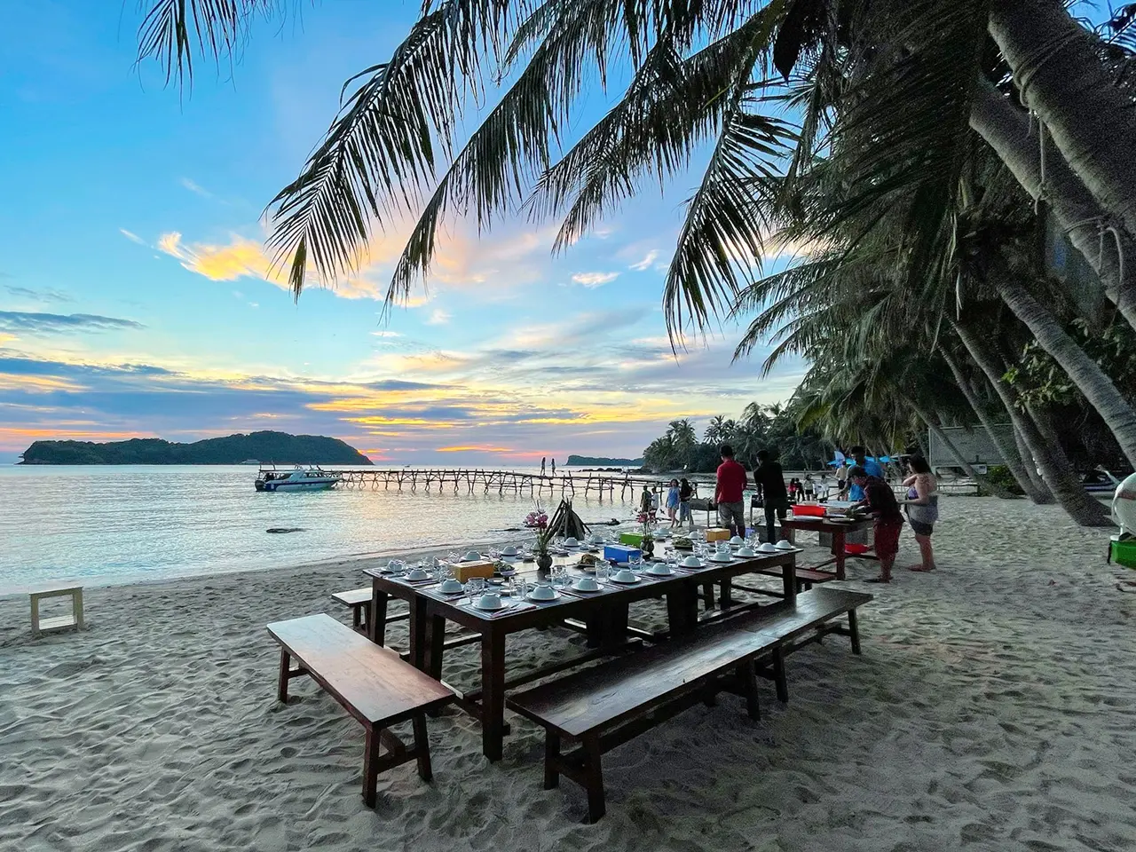 Thưởng thức ẩm thực ngay trên biển cực chill