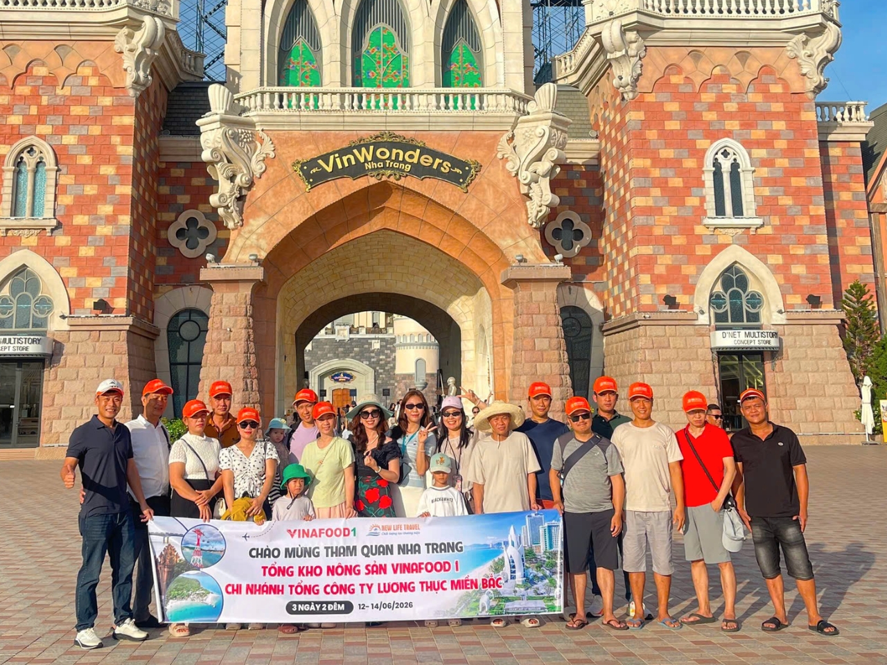 Doan-khach-Vinafood-1-tham-quan-nha-trang-3n2d