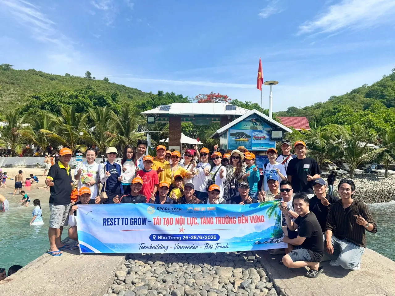 Đoàn Công ty TNHH Kỹ thuật Space tham quan Nha Trang 3 ngày 3 đêm